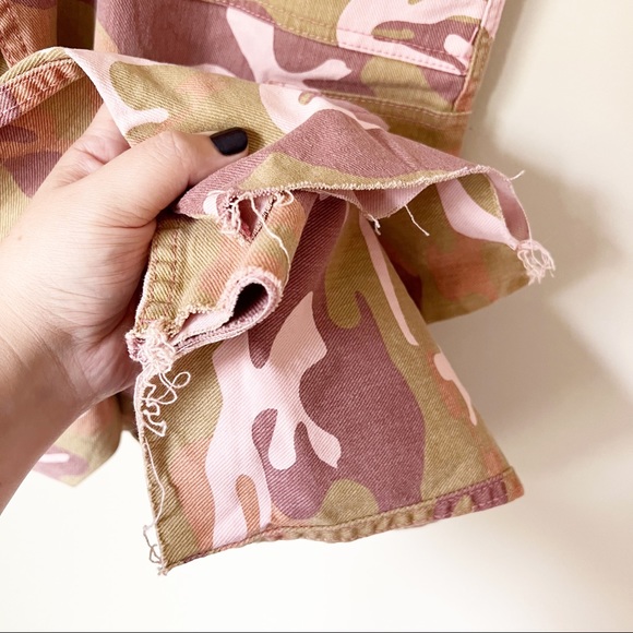 Hollister Ultra High-Rise Cargo Mom Jeans Pink Army Green Camo 9R 29 NWT - Picture 10 of 16